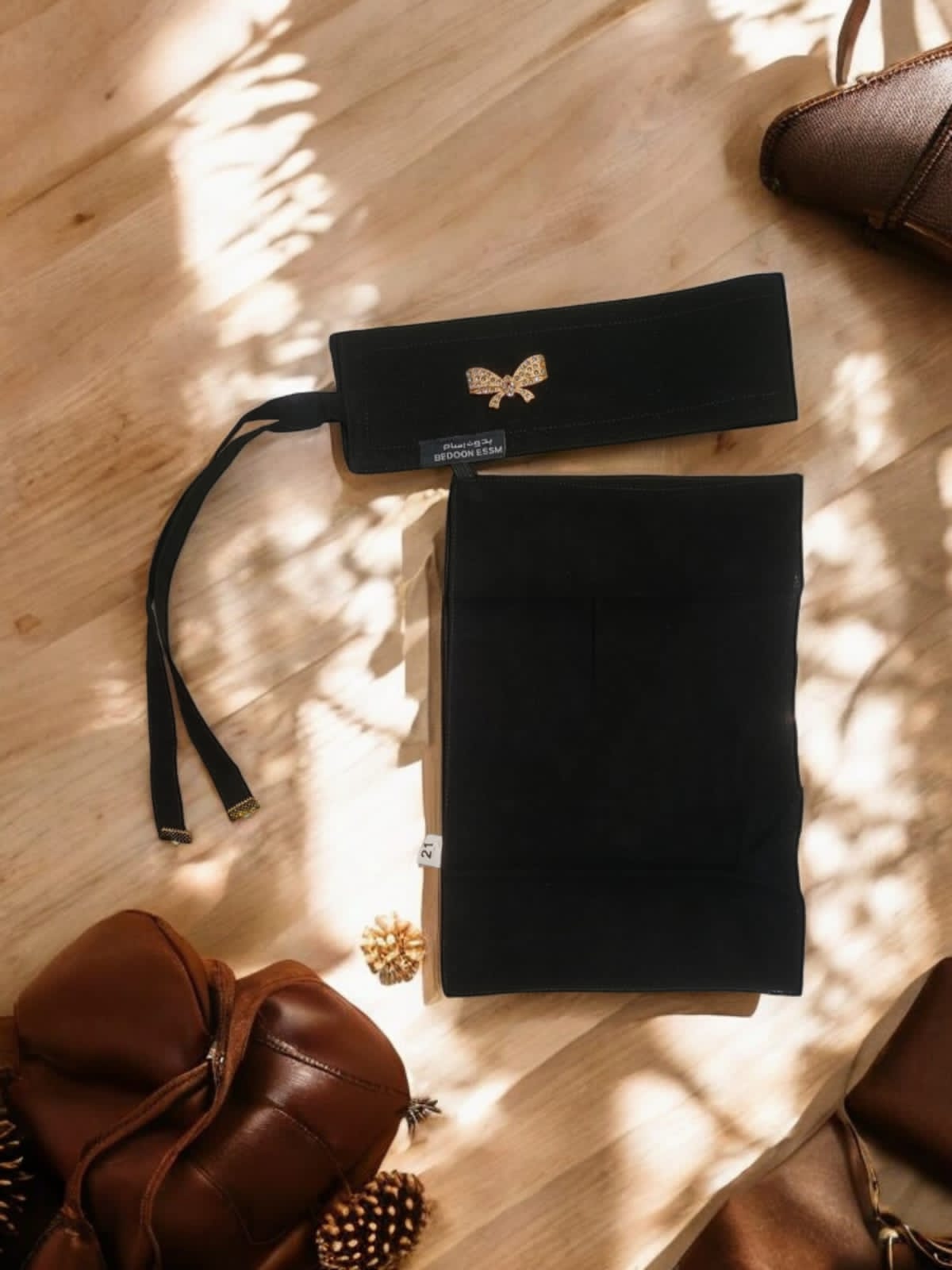Black - golden bow naqab
